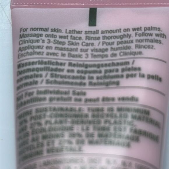 Bundle of two Clinique Moisture Surge and All About Clean Set - 1 Oz - Picture 7 of 7